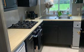 Stylish Darlington Townhouse Near A1 A66 & A19 Breakfast